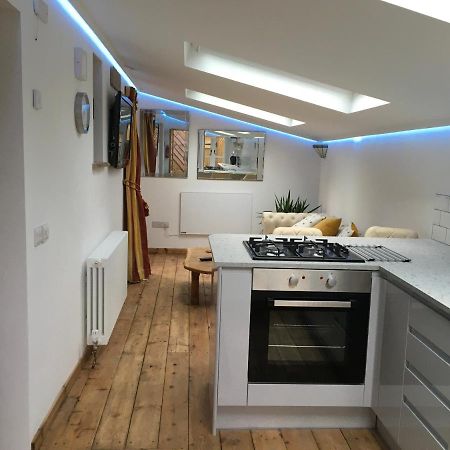 Apartamento The Bees Knees @ Redhill Grange Monmouth Exterior foto